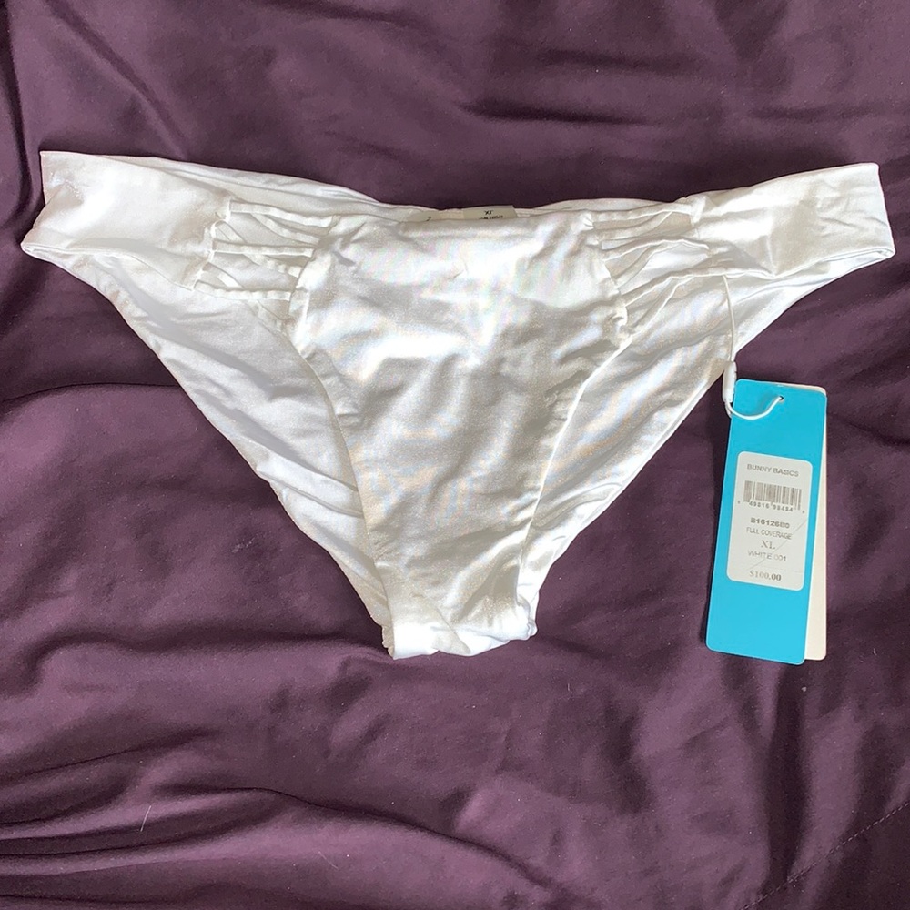 Beach Bunny Full Coverage Bottoms Size XL